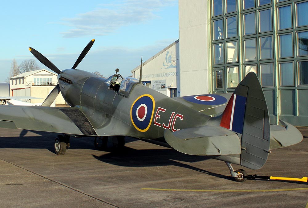 Spitfire_MkXVI_TE184_2012-02-2415.jpg