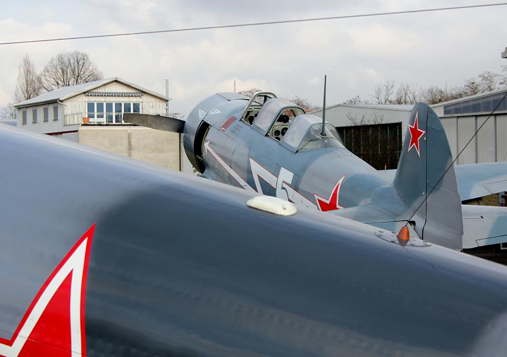 Yak-11_D-FJII_2011-02-259.jpg